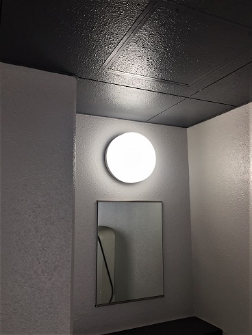 トイレ照明1