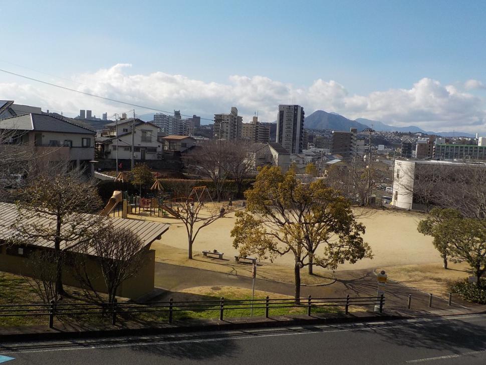 上野丘子どものもり公園ローカル広場全景