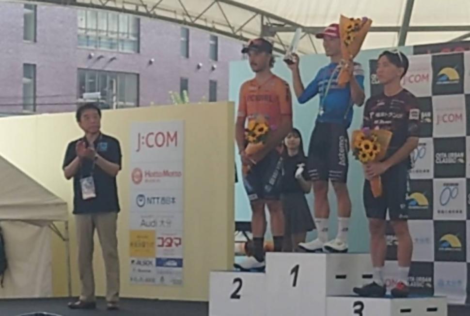 OITAサイクルフェス!!!2025(1日目)おおいたアーバンクラシック クリテリウム 表彰式の様子