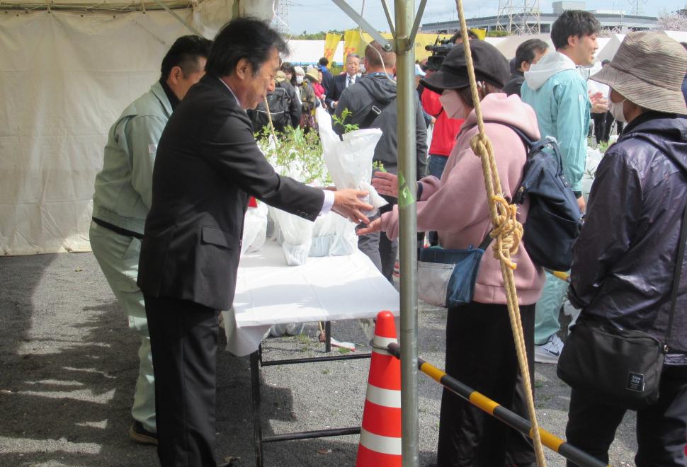 第34回おおいた人とみどりふれあいいち開会式の様子