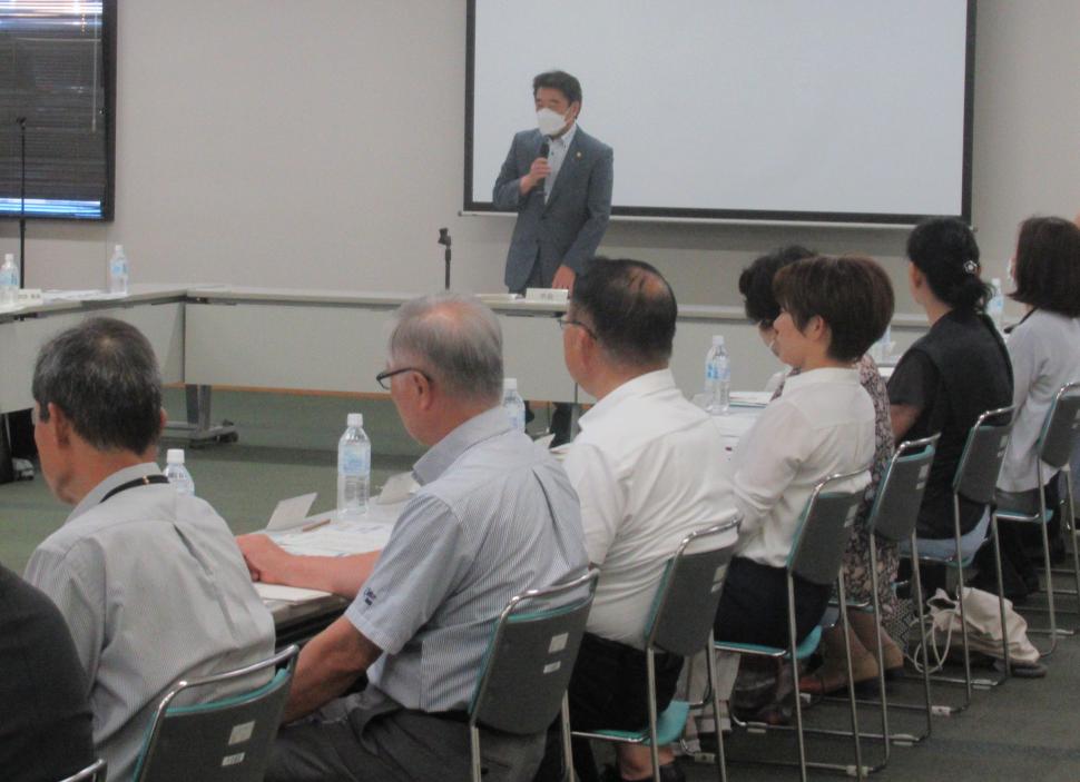 第11期大分市スポーツ推進審議会委員委嘱状・辞令交付式の様子
