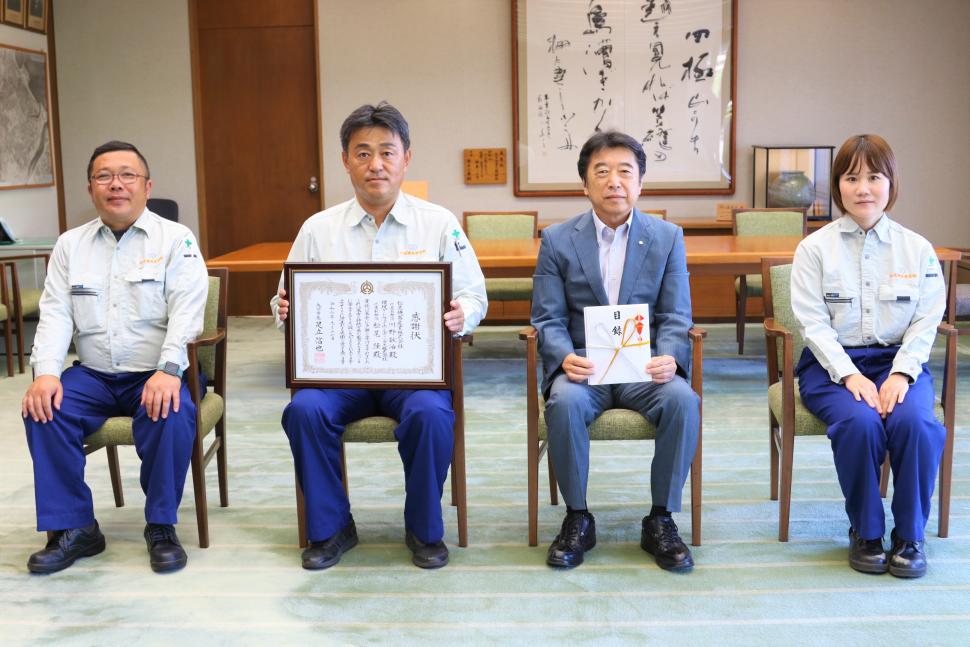 寄附受入式(松尾機器産業株式会社・環境ゲートウェイホールディングス株式会社)の様子