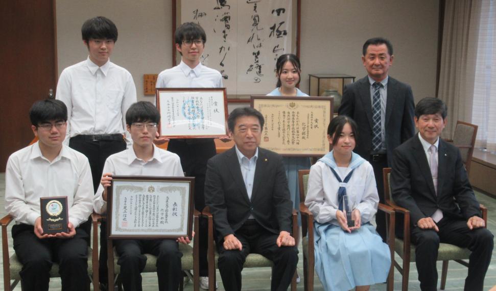 市長表彰授与式(大分県立大分上野丘高等学校)の様子