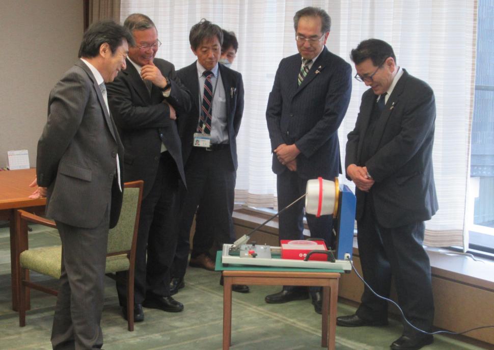 表敬訪問(大分市工業連合会・株式会社戸髙製作所の皆さん)の様子2