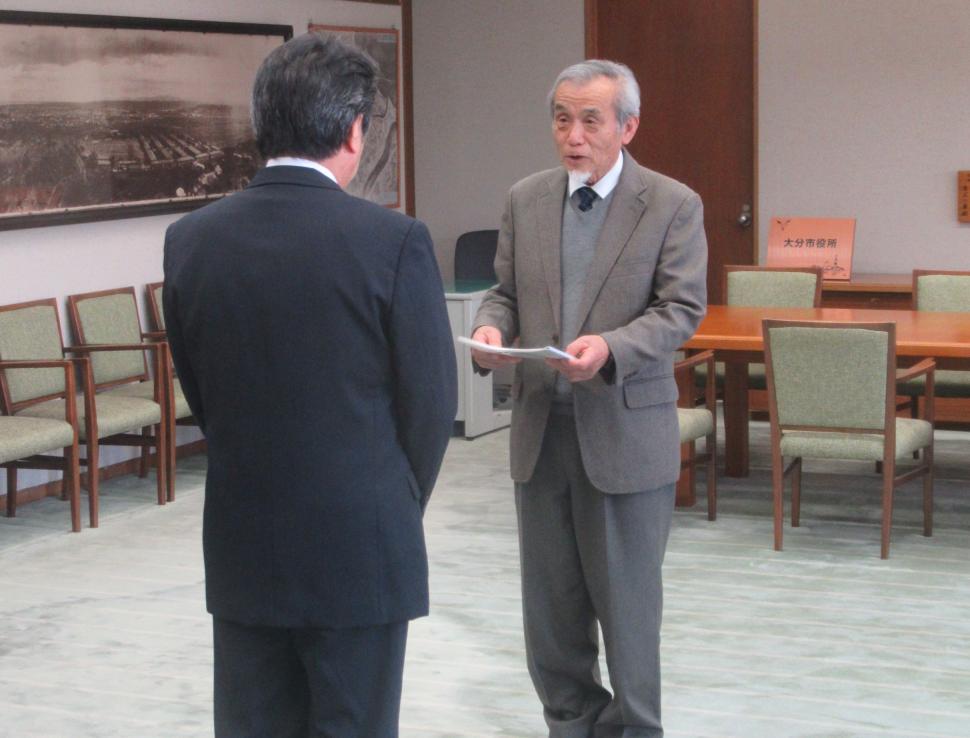 「大分市高崎山管理委員会提言書2024」手交式の様子