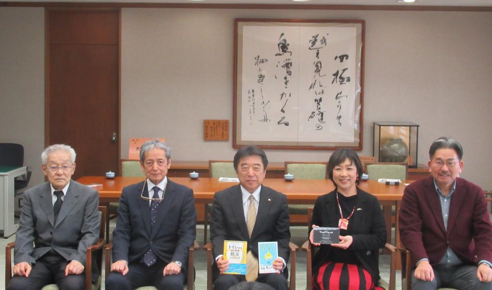 表敬訪問(大分圏清掃整理促進運動会の皆さん)の様子