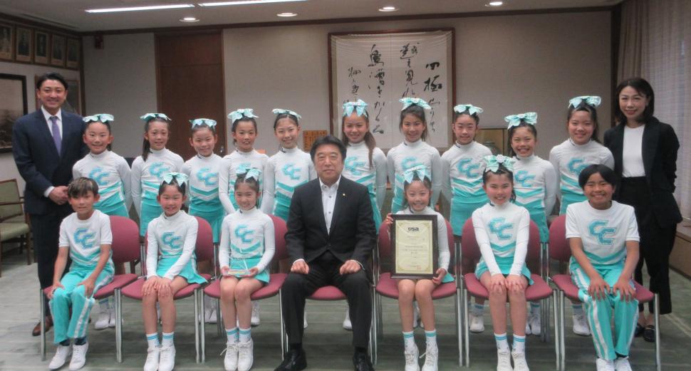 表敬訪問(CHEER CATS ALL STARSの皆さん)の様子