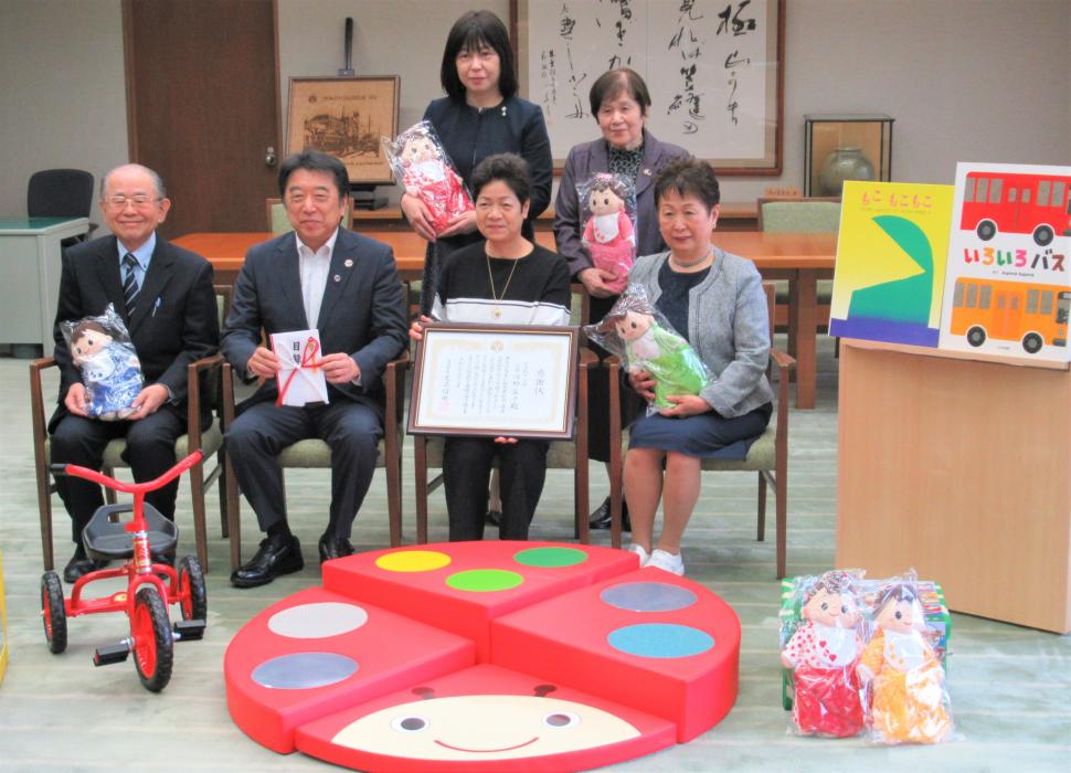 寄附受入式(ひまわりの会)の様子