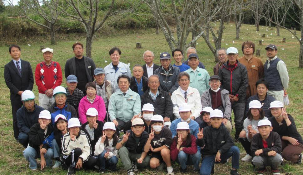 合併記念の森 育樹祭の様子