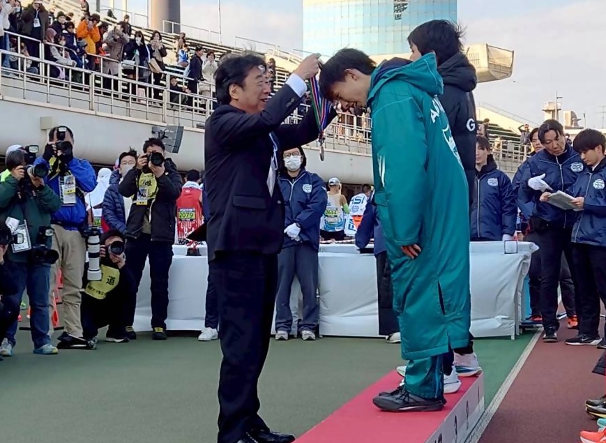 「第74回別府大分毎日マラソン大会」表彰式の様子