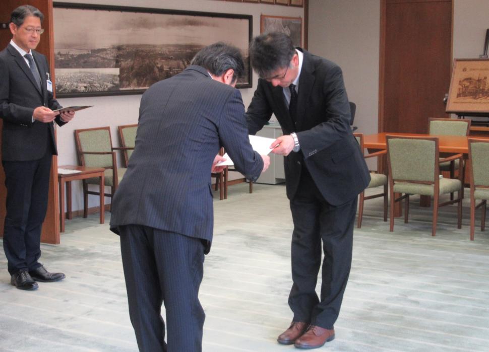 新環境センター名称選定委員会からの報告の様子