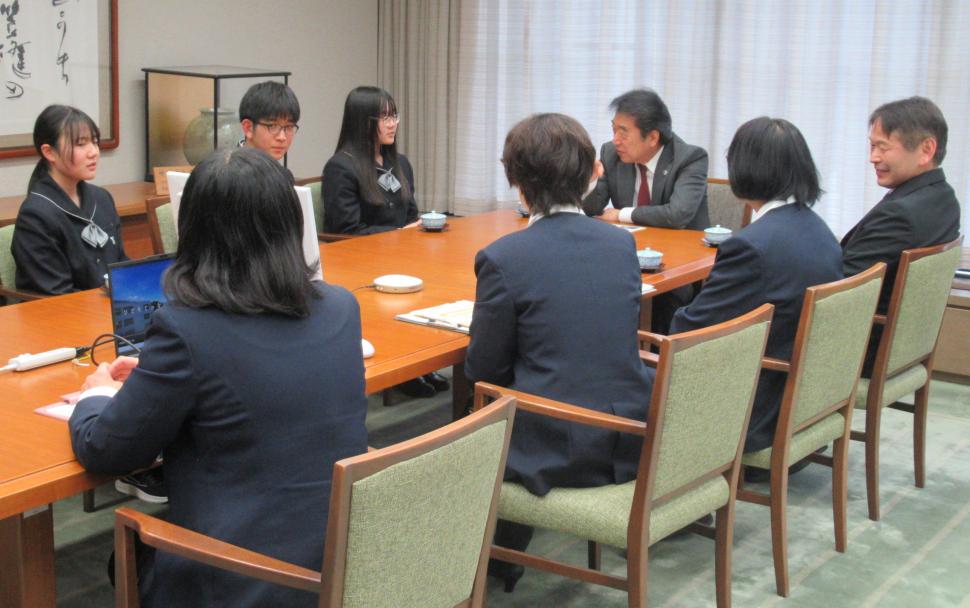 ゲートキーパー普及啓発動画制作市長報告会の様子