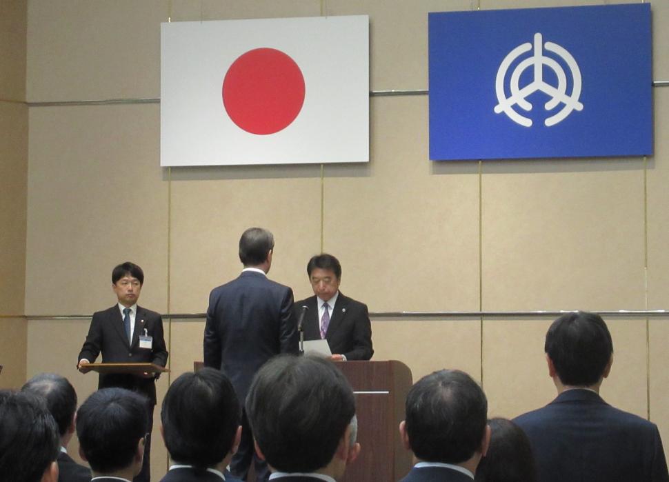 令和8年3月31日付退職者発令式の様子