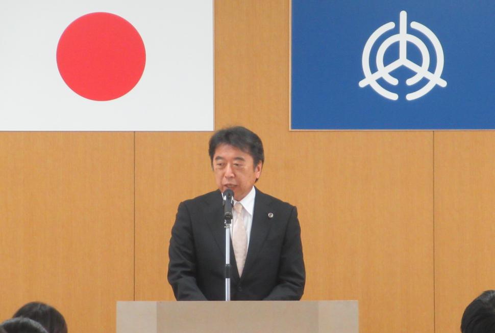 新規採用教職員辞令交付式及び宣誓式並びに転入教職員着任式の様子