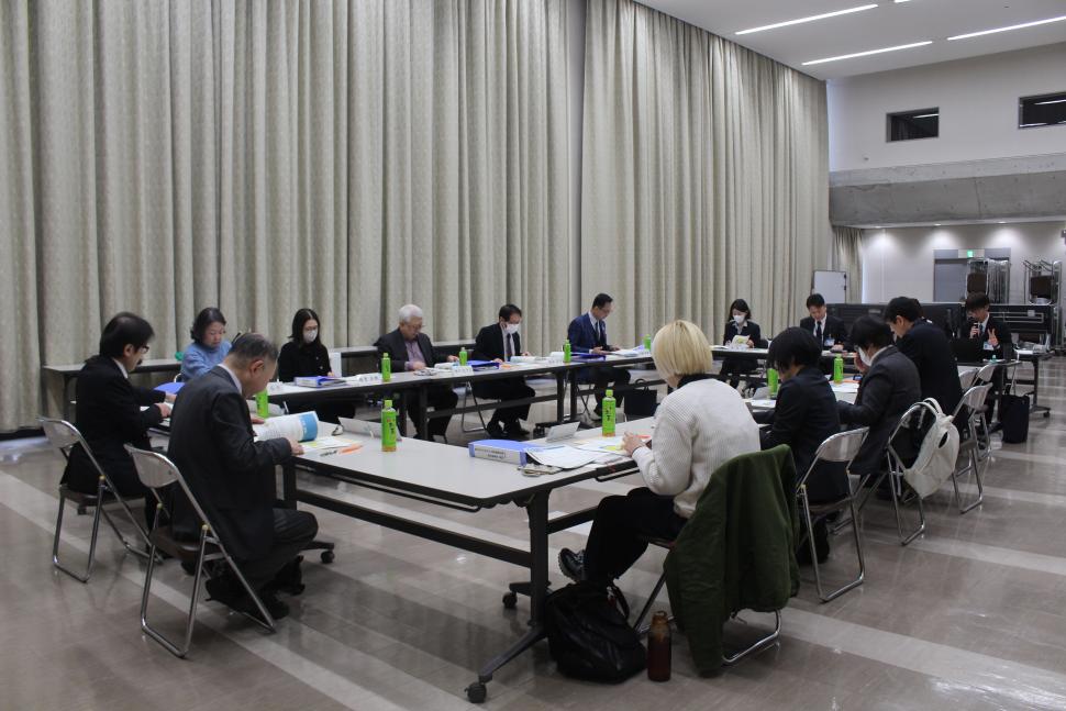 第4回策定委員会の様子2