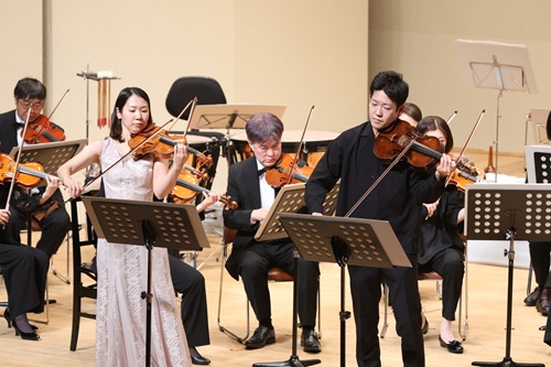 長石 篤志（ヴィオラ）/長石 道子（ヴァイオリン）演奏