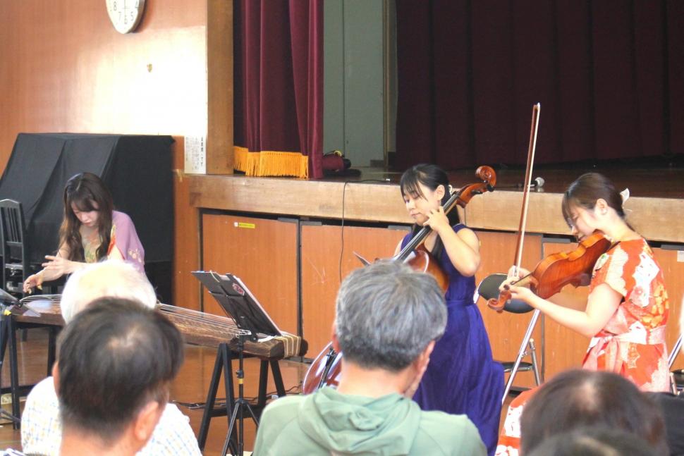 演奏の様子（野津原公民館）