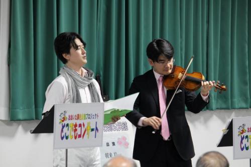 【写真】バリトン朝来泰生とヴァイオリニスト朝来桂一