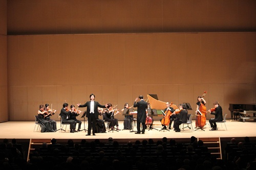 朝来泰生演奏全体