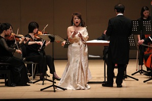 佐藤美枝子演奏