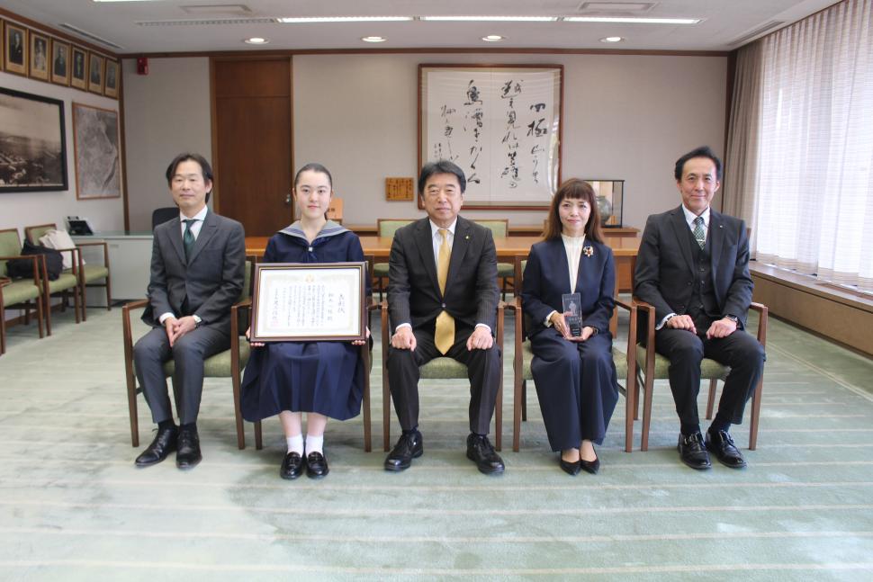 市長表彰写真（鈴木心毬）
