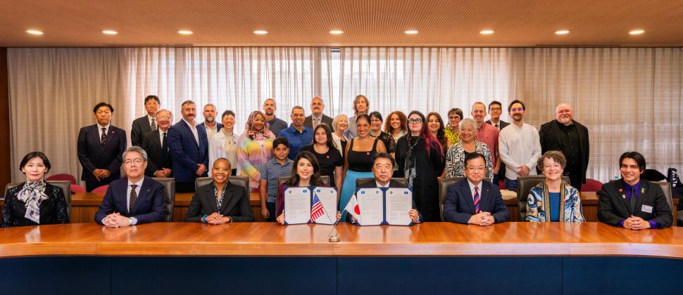 調印式記念写真