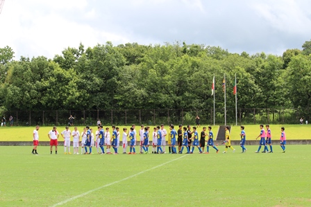 サッカー交流の様子