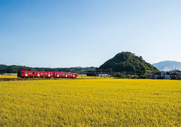 碇山と田園風景