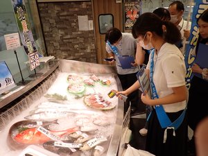 食品売場監視風景
