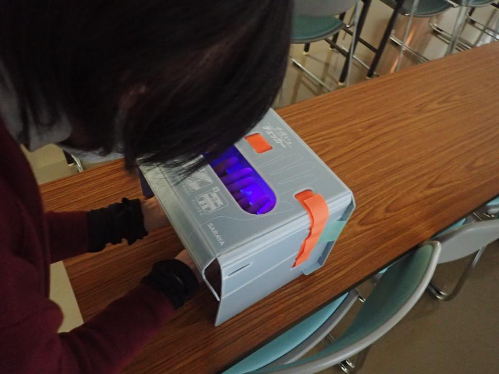 手洗いチェッカー使用の様子