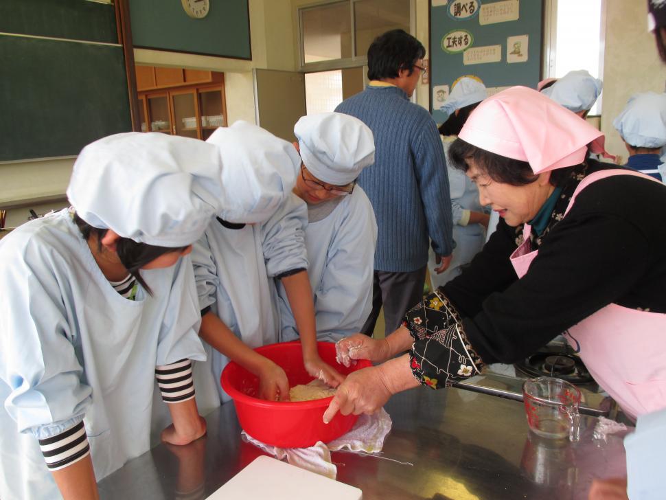 食推子ども料理（写真）