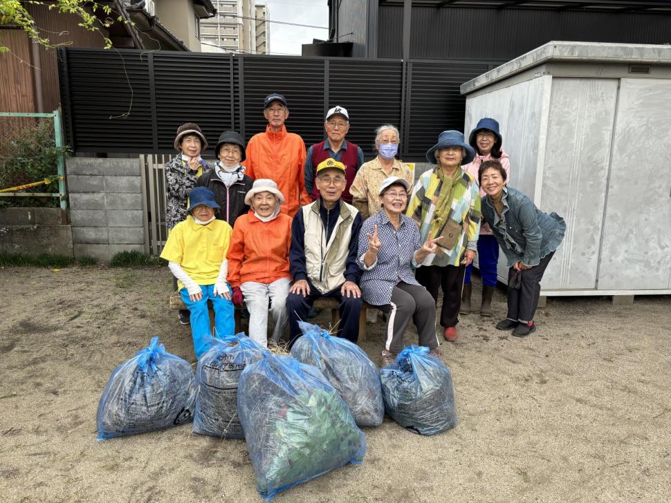 舞鶴町クリーンクラブの集合写真