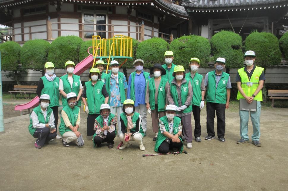 王子西町サロンひまわりの会の集合写真