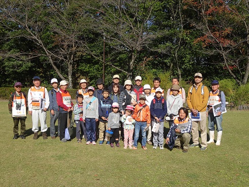 自然観察会集合写真の画像