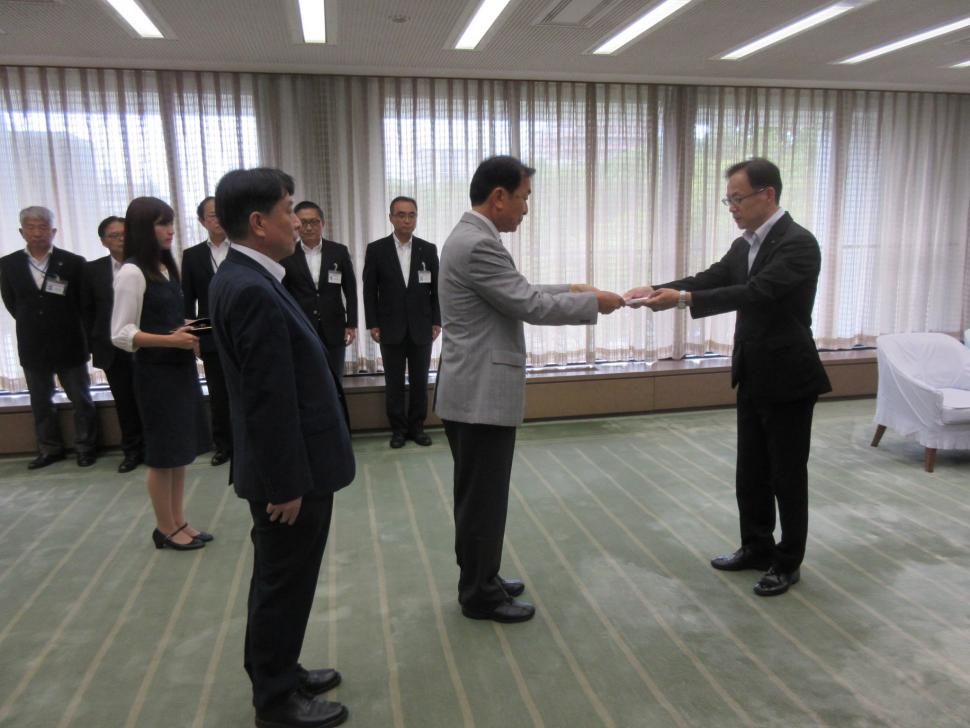 令和元年度8月答申の様子