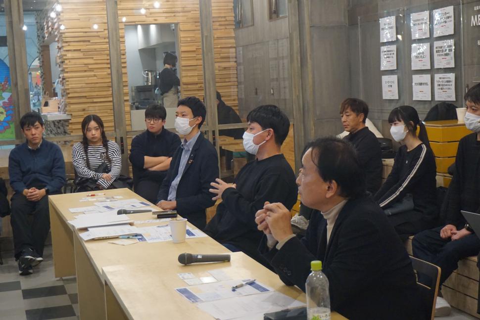 アドバイザーによる質疑などの様子