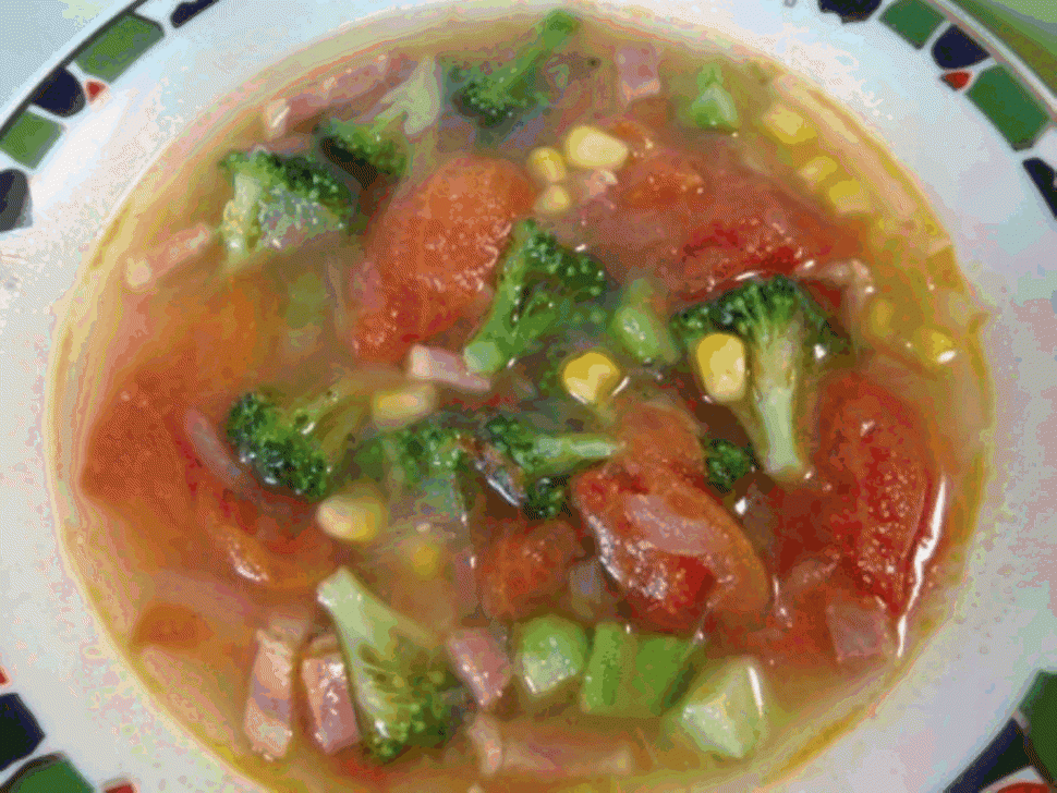 カンパリトマトの彩りスープ