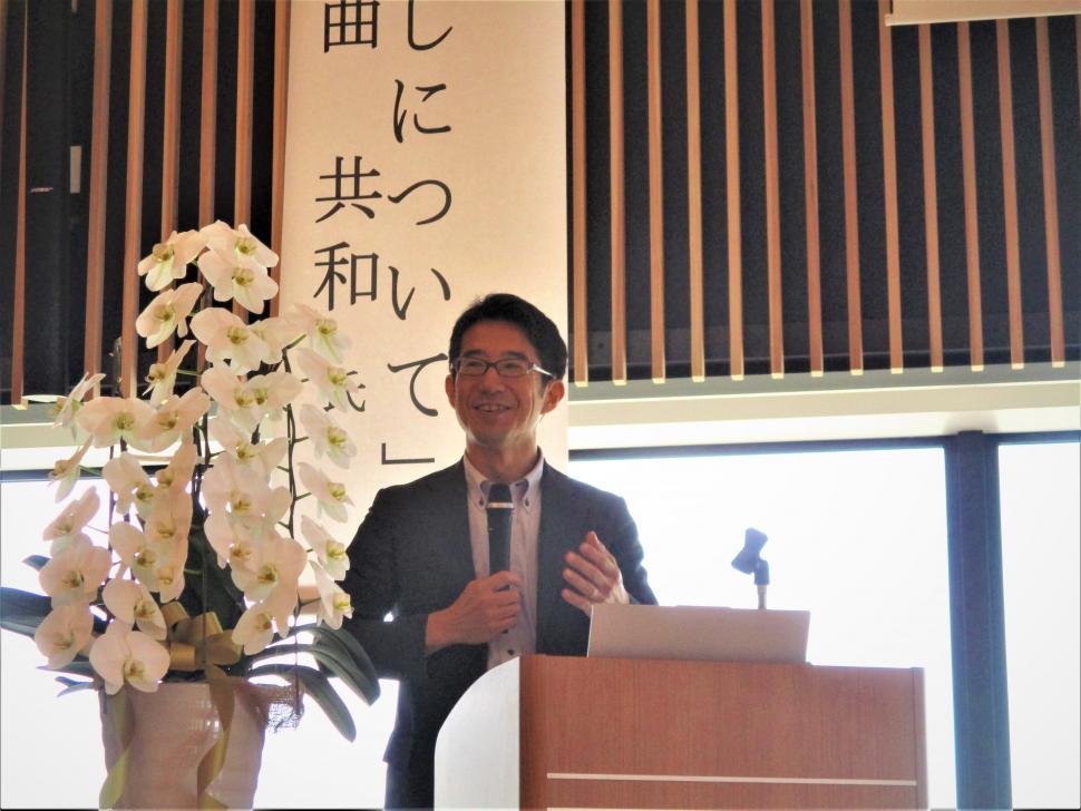 つまがり課長の講演の様子