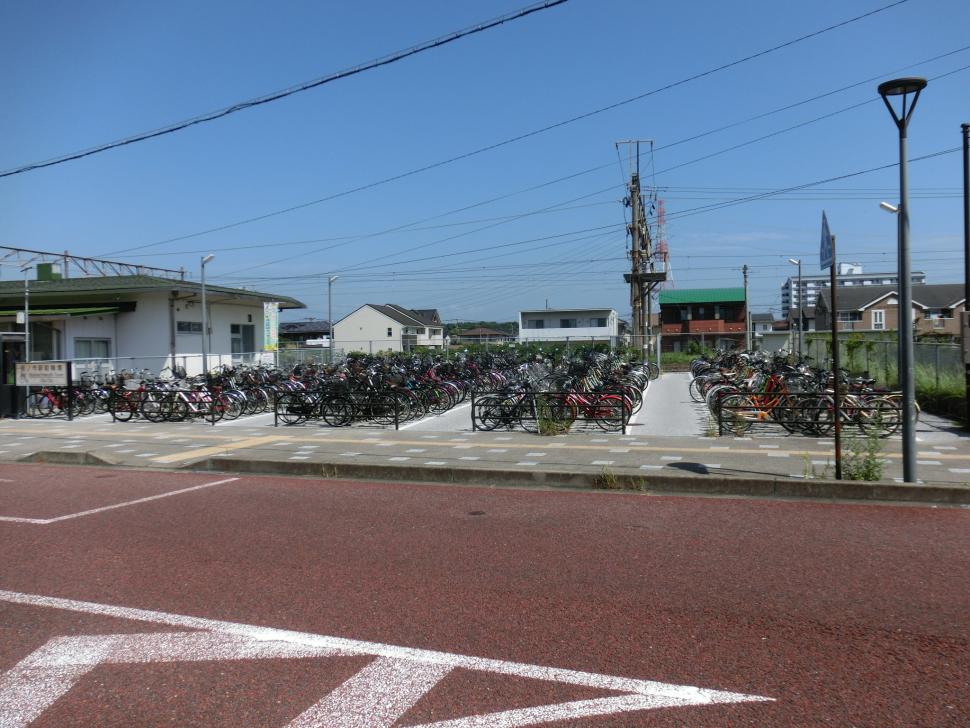坂ノ市駅駐輪場の写真
