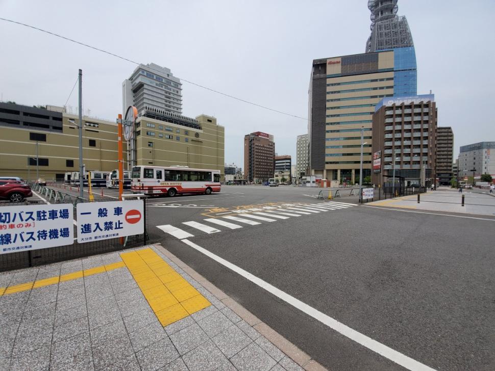 要町貸切バス駐車場東側出入口