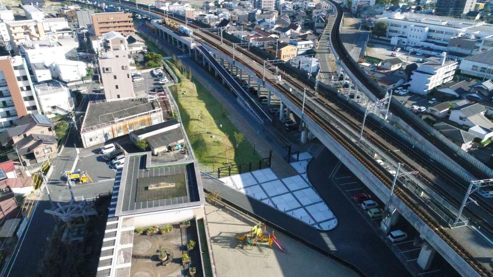 線路敷ボードウォーク広場