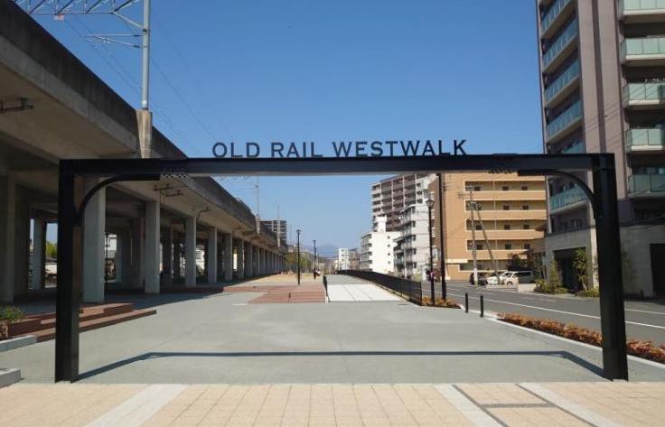 線路敷ウエストウォーク広場
