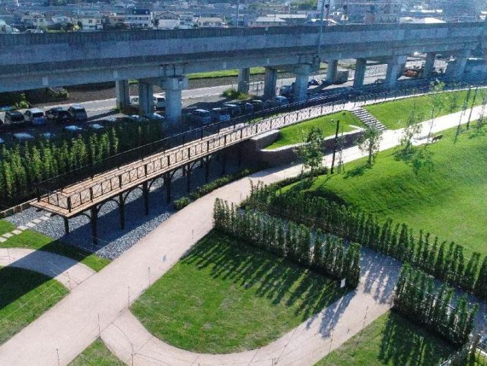 線路敷ボードウォーク広場整備完了後写真3