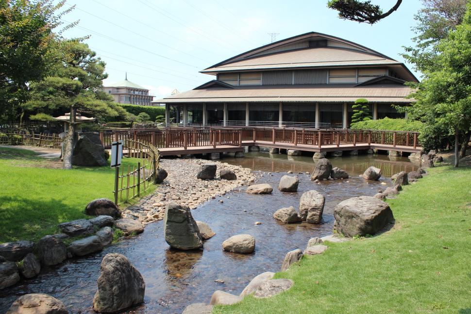 能楽堂と八つ橋