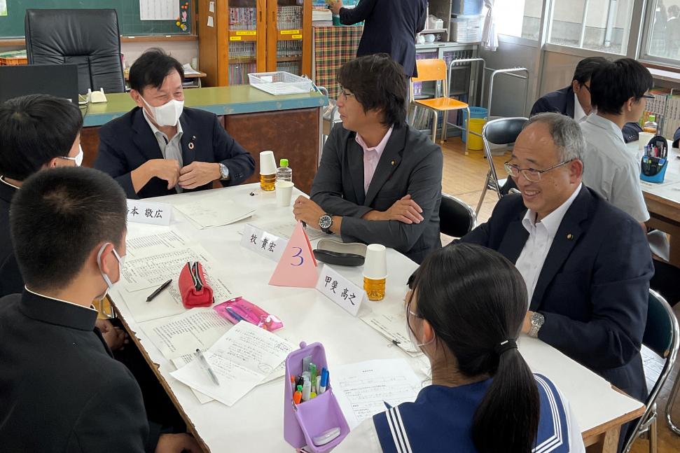 大東中学校での意見交換の様子2