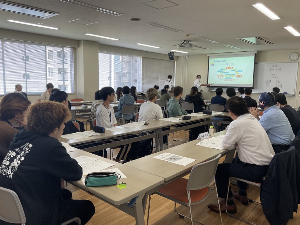 KCS大分情報専門学校での意見交換の様子1