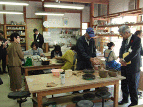 河原内陶芸学習館視察の画像