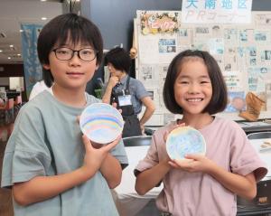 絵付け体験の様子
