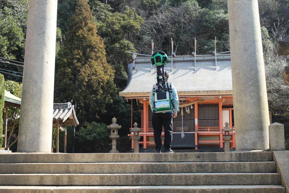 ストリートビュー撮影の様子（早吸日女神社）