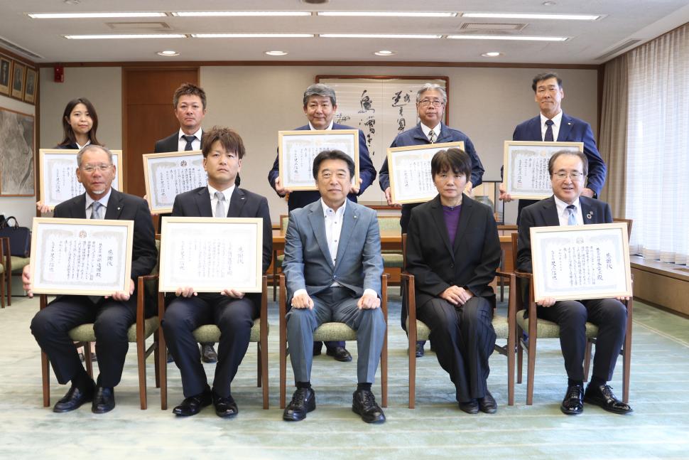 エコアクション21長期認証登録事業者感謝状贈呈式写真